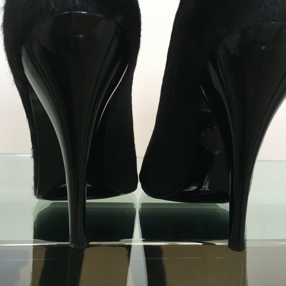 Stuart Weitzman Black Calf Hair Size 8 Short Boot - Picture 4 of 8